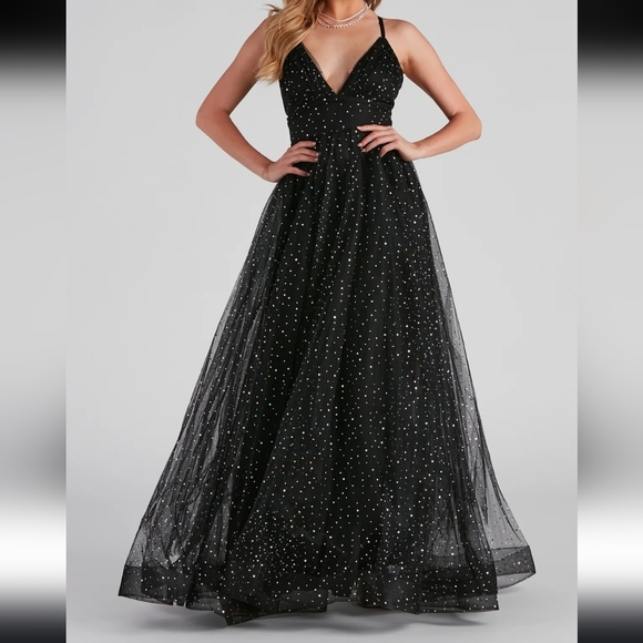 Windsor Dresses & Skirts - Glam Vanessa tulle Windsor Dress